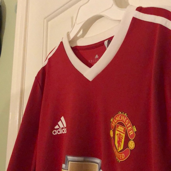Adult Medium Throwback Manchester United Jersey - Picture 2 of 3